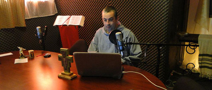 Programa transmitido desde la cabina de RadioDoxa